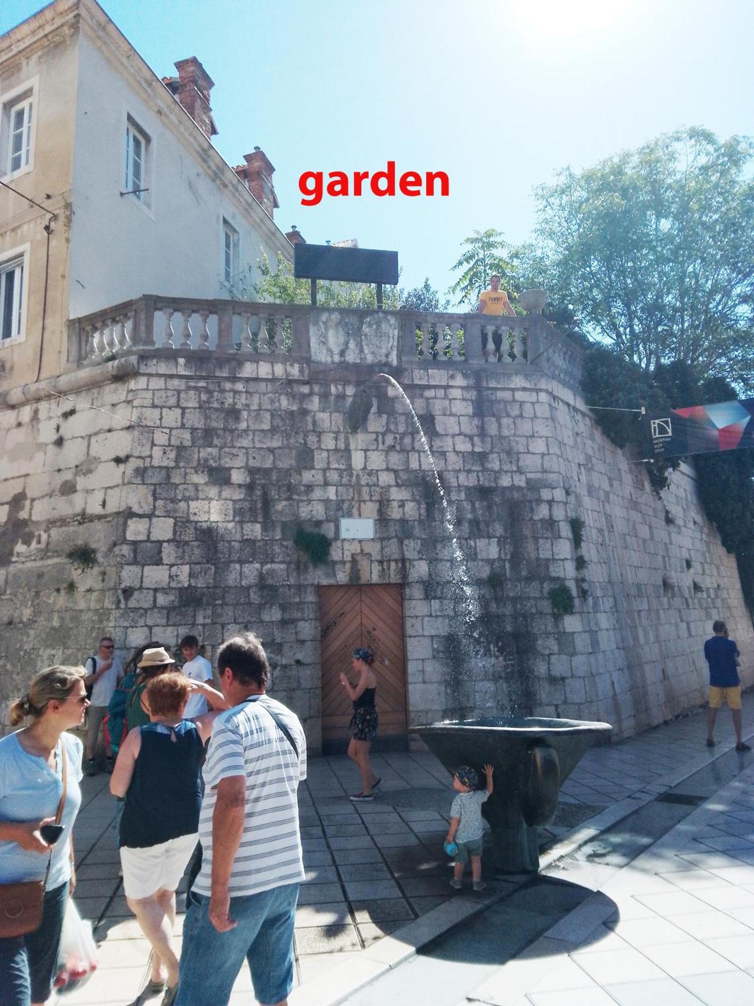 Garden In The Center Appartement Split Buitenkant foto