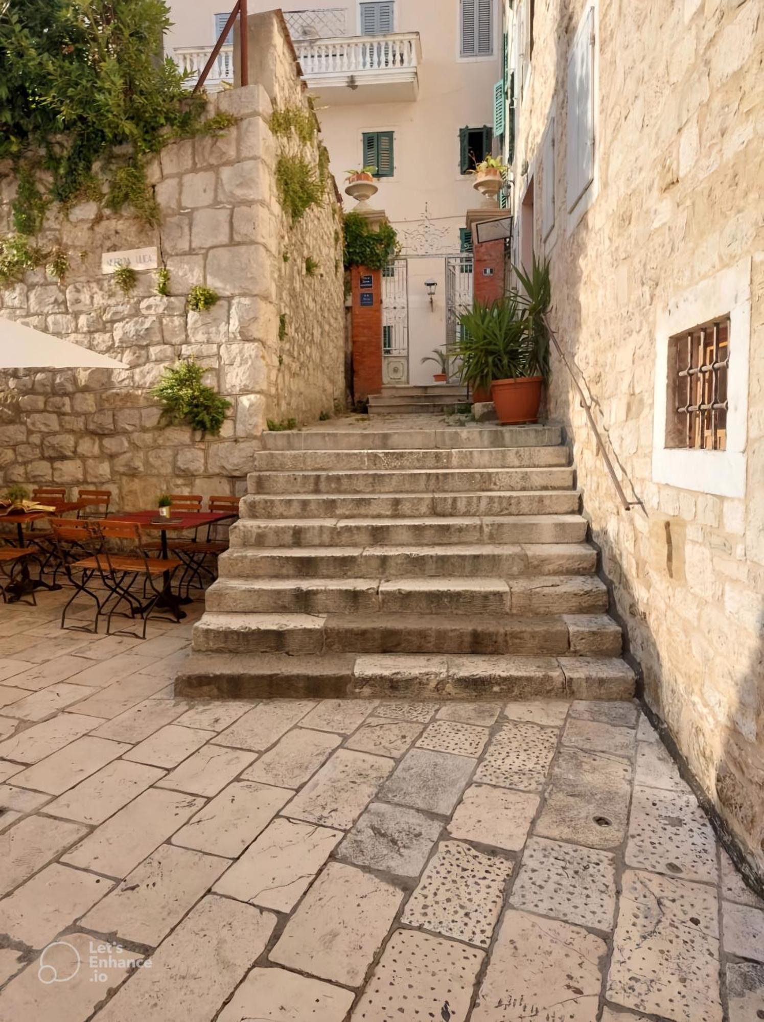 Garden In The Center Appartement Split Buitenkant foto